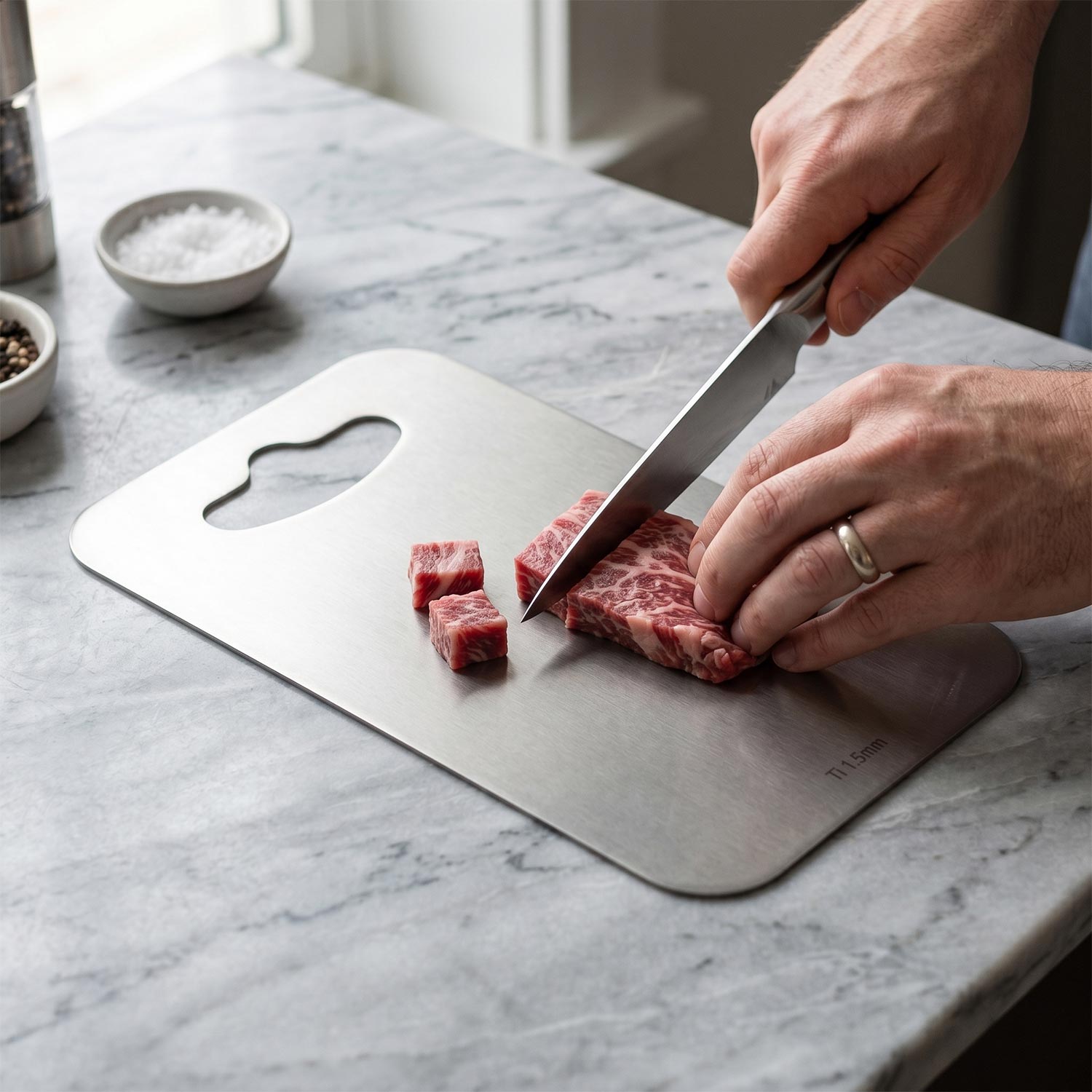 Cutting Board插图2 100% Pure Titanium Cutting Board - Back