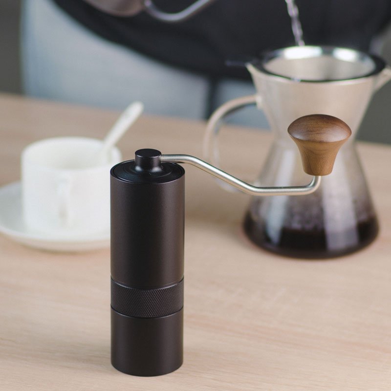 How to use a manual coffee grinder ?缩略图 How to use a manual coffee grinder ?缩略图